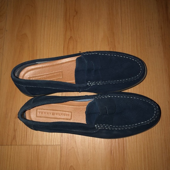 Tommy Hilfiger Classic Suede Slip-On Driving Shoe/Loafer - Picture 4 of 5